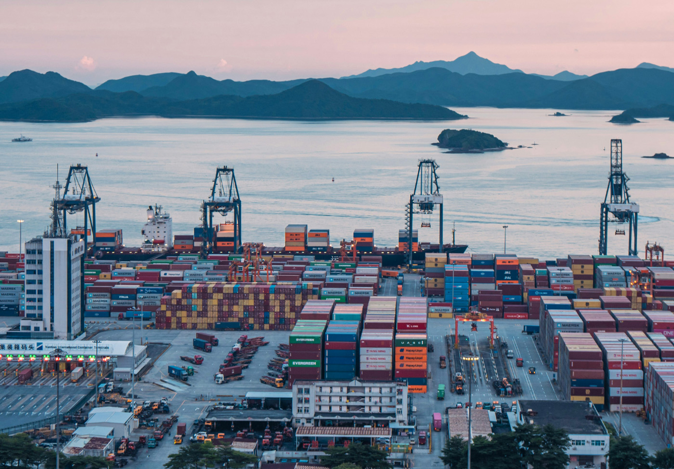 chine yantian, photo jason yuen sur unsplash.jpg