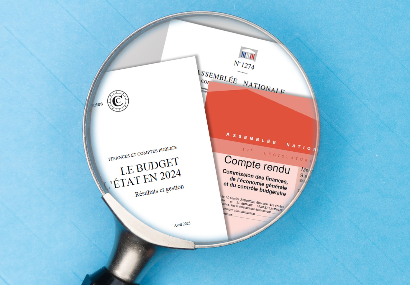 Rapports Cour des Comptes et Assemblée nationale 2025 (loupe photo Markus Winker, Unsplash)