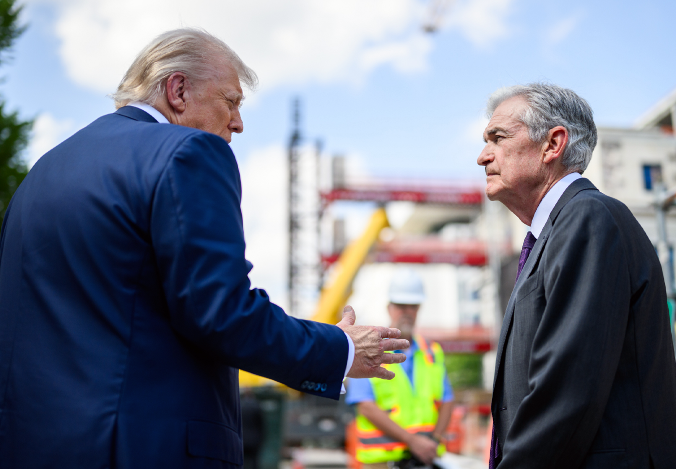 President Donald Trump speaks to Fed Chair Jerome Powell during a tour of the Federal Reserve in Washington, D.C., Thursday, July 24, 2025. (Official White House Photo by Daniel Torok) source: wikicommons