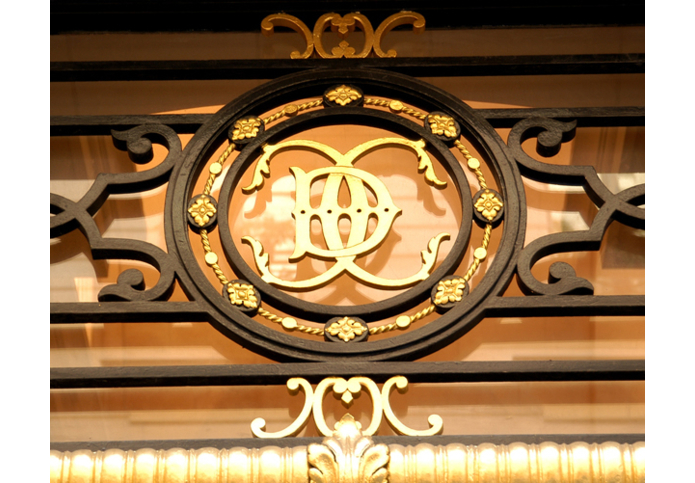 Grille d'entrée du palais Cambon (médiathèque en ligne de la Cour des Comptes)